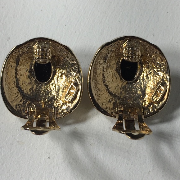 Vintage Sky Signed Onyx Stone Clip Earrings - Picture 5 of 8